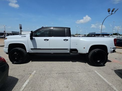 Used 2026 Chevrolet Silverado 3500 High Country w/ High Country Premium Package AWD/4WD image 5