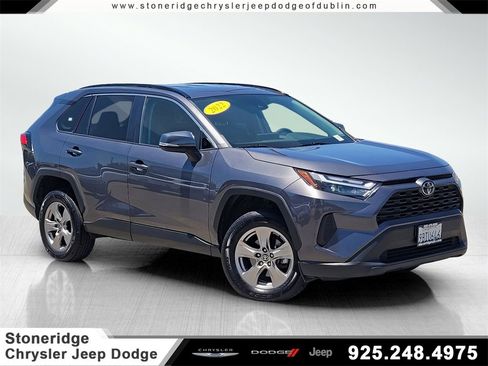 Used 2022 Toyota RAV4 XLE image 1