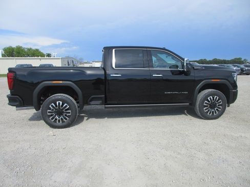 New 2026 GMC Sierra 2500 Denali Ultimate w/ Max Trailering Package AWD/4WD image 3