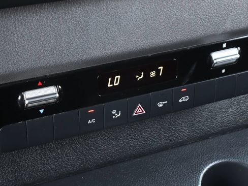 Used 2025 Mercedes-Benz Sprinter 2500 image 33
