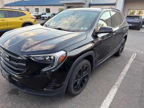 Used 2020 GMC Terrain SLE w/ Driver Convenience Package AWD/4WD image 2
