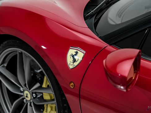 Used 2017 Ferrari 488 GTB RWD image 40