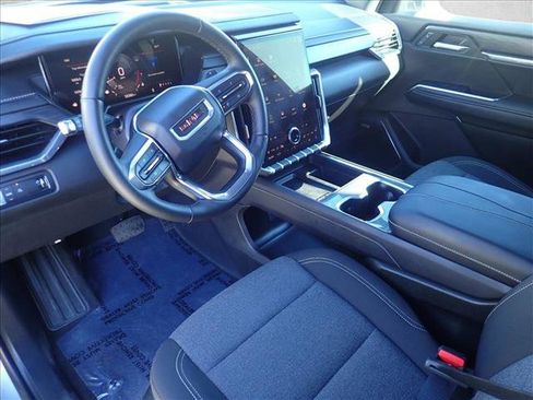 Used 2025 GMC Acadia Elevation image 11