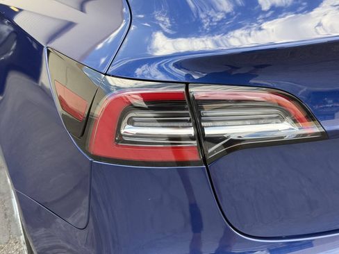 Used 2018 Tesla Model 3 Mid Range RWD image 36