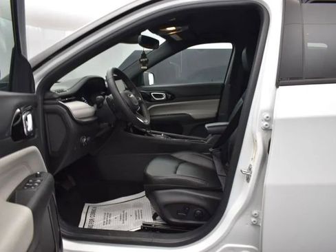 Used 2025 Jeep Compass Limited AWD/4WD image 14