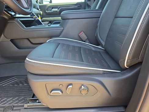 New 2026 GMC Sierra 2500 AT4X w/ AT4X AEV Edition AWD/4WD image 30