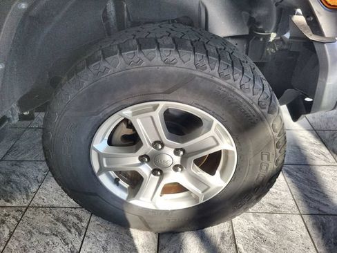Used 2019 Jeep Wrangler Unlimited Sport S AWD/4WD image 10
