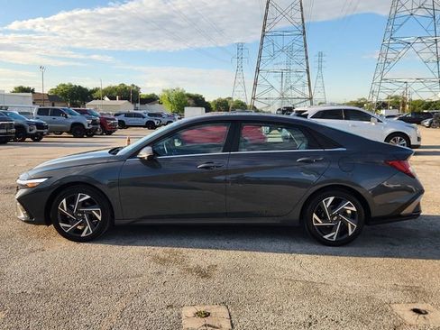 Used 2024 Hyundai Elantra Limited FWD image 4