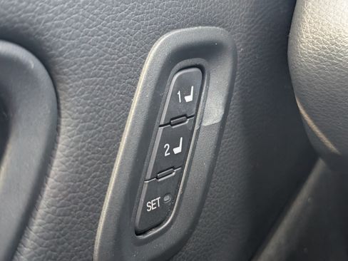 Used 2025 Honda Pilot TrailSport image 9