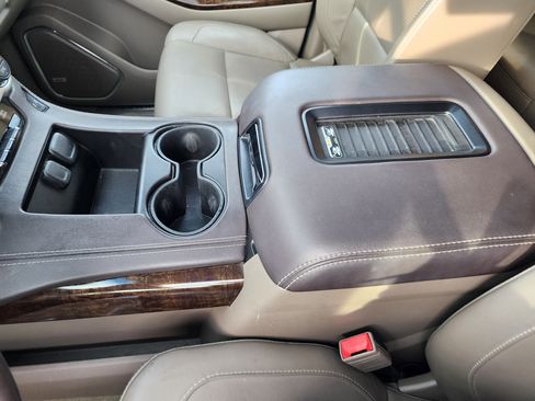 Used 2016 Chevrolet Suburban LT image 38