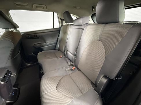 Certified 2022 Toyota Highlander LE image 26