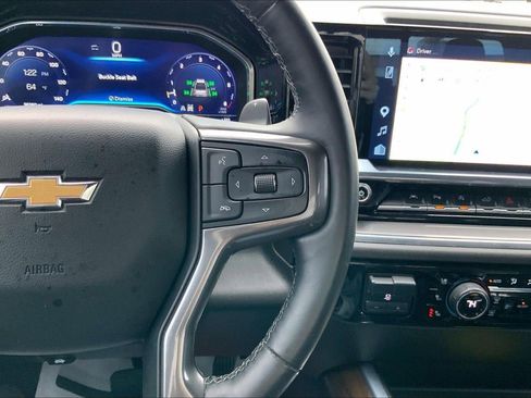 Used 2023 Chevrolet Silverado 1500 High Country w/ Technology Package AWD/4WD image 18