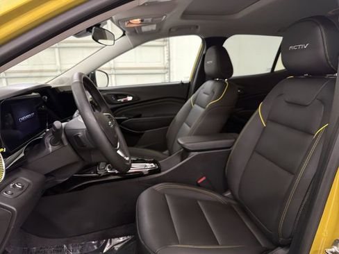 Used 2025 Chevrolet Trax ACTIV w/ Sunroof Package image 19