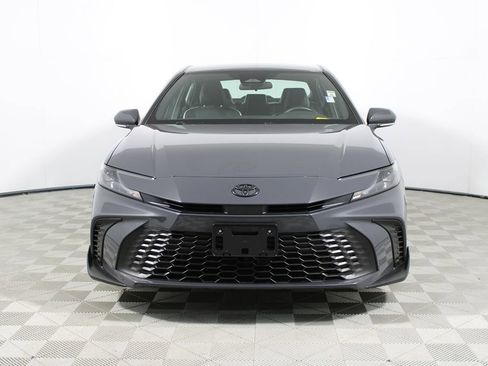 Used 2025 Toyota Camry SE FWD image 2