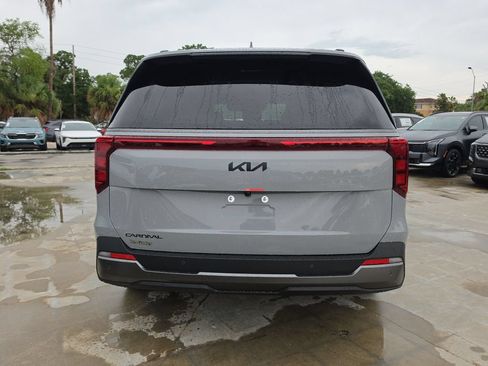 New 2026 Kia Carnival SX w/ SX Dark Edition Package FWD image 7
