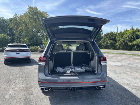 New 2026 Volkswagen Atlas SEL Premium R-Line image 32