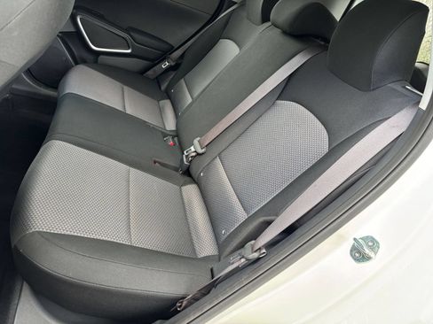 Used 2025 Kia Soul LX w/ LX Technology Package FWD image 37
