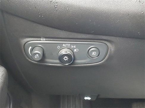 Used 2021 Chevrolet Equinox LT image 9