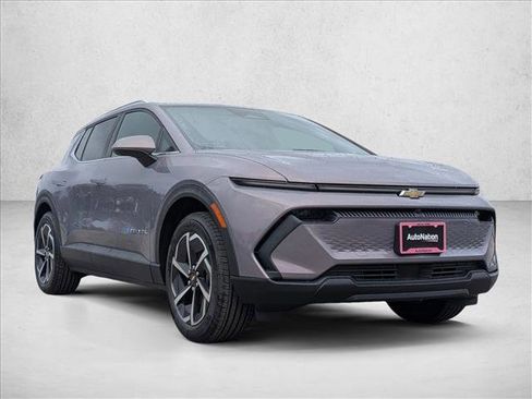 New 2026 Chevrolet Equinox EV LT image 3