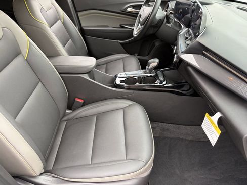 Certified 2025 Chevrolet Trax ACTIV w/ Driver Confidence Package FWD image 12