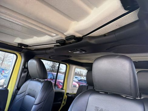 Used 2023 Jeep Wrangler Unlimited Sahara w/ Cold Weather Group image 28