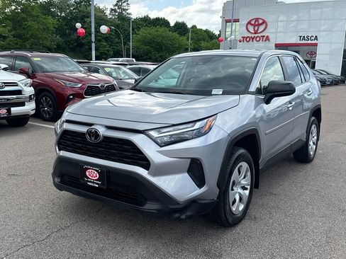 Used 2025 Toyota RAV4 LE AWD/4WD image 3