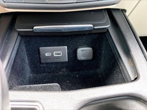 Used 2021 Cadillac XT4 Premium Luxury w/ Cold Weather Package image 26