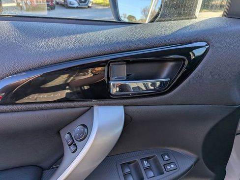 Used 2024 Mitsubishi Eclipse Cross SE image 12