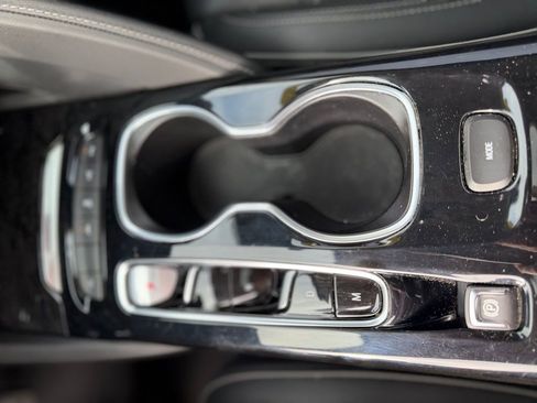 Used 2023 Buick Envision Avenir image 17