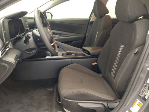 Used 2023 Hyundai Elantra SEL w/ Cargo Package FWD image 17