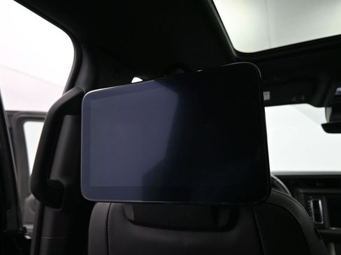 Used 2024 GMC Yukon XL Denali w/ Advanced Technology Package image 25