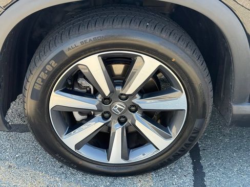Used 2023 Honda Pilot Touring image 10