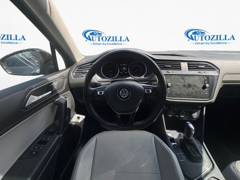 Used 2018 Volkswagen Tiguan SEL FWD image 9