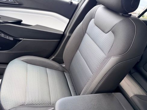 New 2026 Chevrolet Trax LT w/ Driver Confidence Package FWD image 28