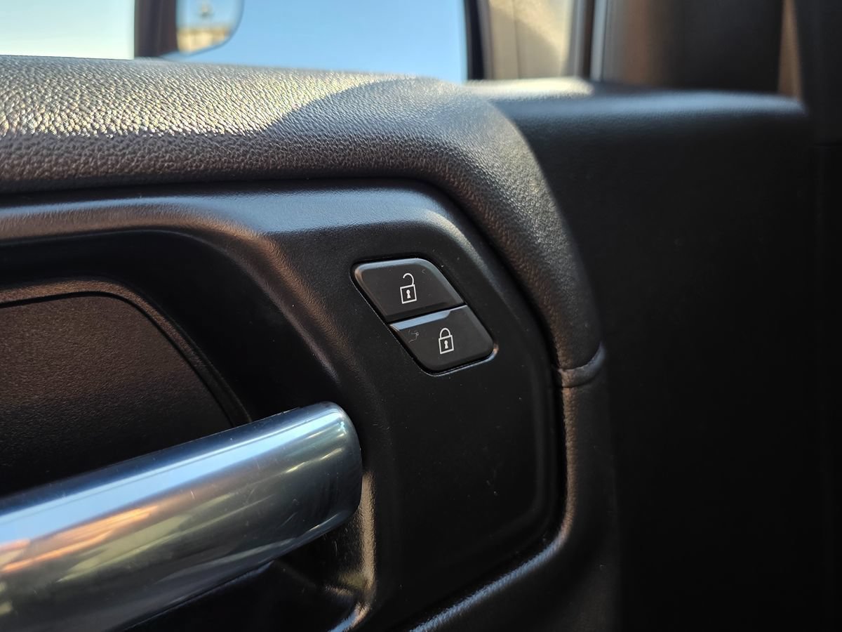 Used 2022 Chevrolet Silverado 1500 LT RWD image 32