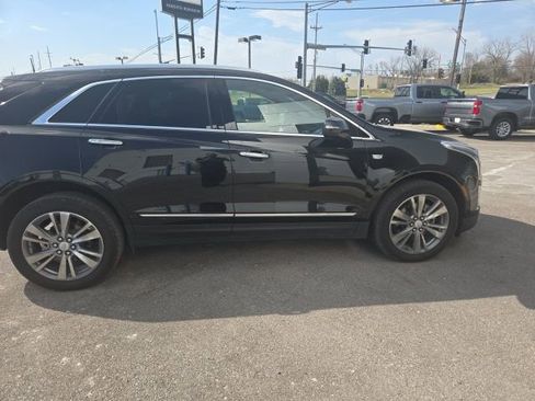 Used 2025 Cadillac XT5 Premium Luxury image 3