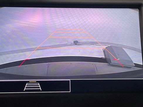 Used 2023 Chevrolet Equinox LS image 4