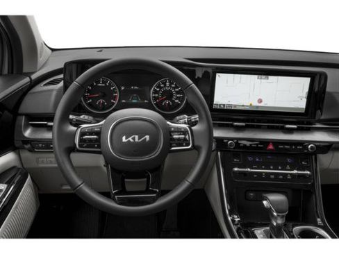 Used 2024 Kia Carnival EX FWD image 10