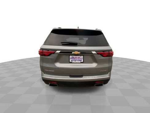 Used 2023 Chevrolet Traverse Premier FWD image 9