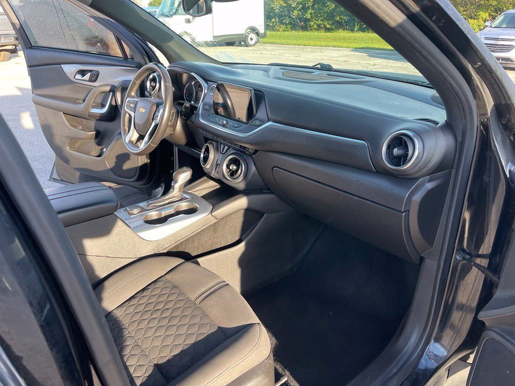 Used 2020 Chevrolet Blazer LT FWD image 16