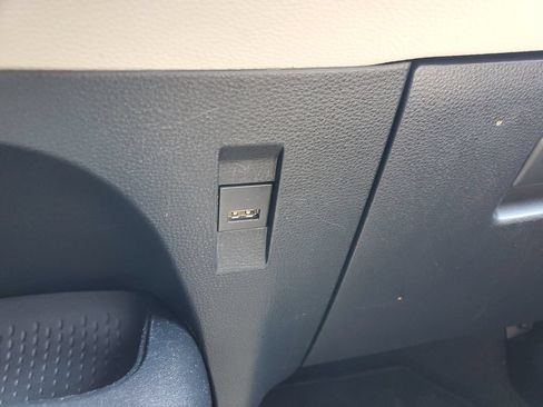Used 2022 Toyota Corolla LE FWD image 23