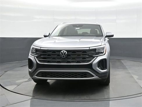 New 2026 Volkswagen Atlas Cross Sport SE image 2