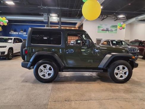 Used 2022 Jeep Wrangler Sport AWD/4WD image 10