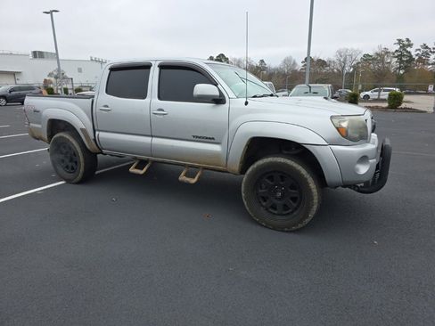 Used 2011 Toyota Tacoma PreRunner image 13