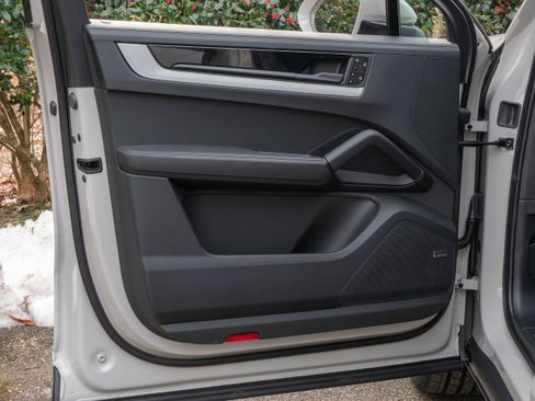 New 2026 Porsche Cayenne E-Hybrid AWD/4WD image 31