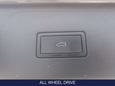 Used 2024 Volkswagen Atlas SEL AWD/4WD image 31