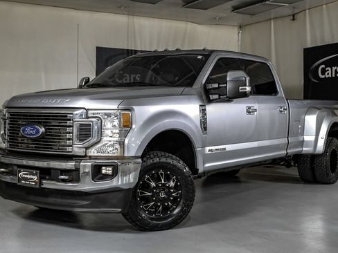 Used 2021 Ford F350 XLT w/ XLT Premium Package AWD/4WD image 4