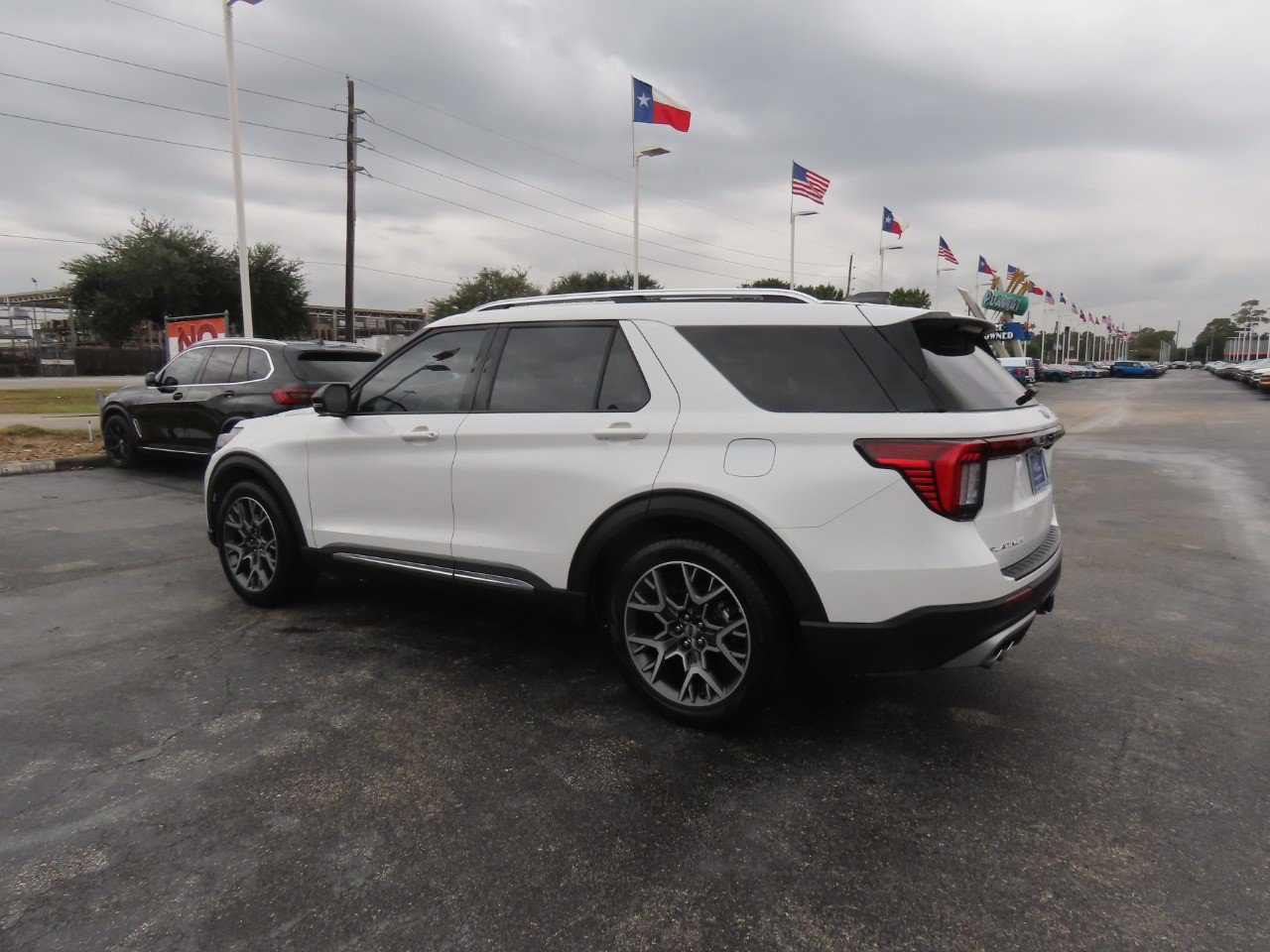 Certified 2025 Ford Explorer Platinum w/ Ultimate Package RWD image 15