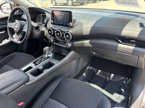 Used 2025 Nissan Sentra SV w/ All-Weather Package FWD image 10
