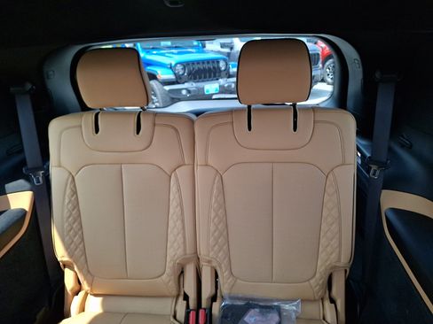Used 2025 Jeep Grand Cherokee L Summit AWD/4WD image 11